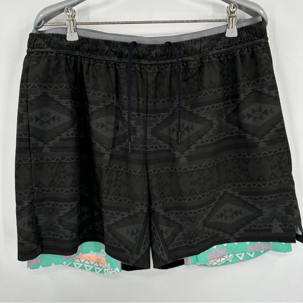 Chubbies Men's 5.5" Wash On Wash Offs Athletic Shorts sz XL Black Geo/Teal Liner